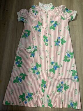 dELiA*s (Size M)
